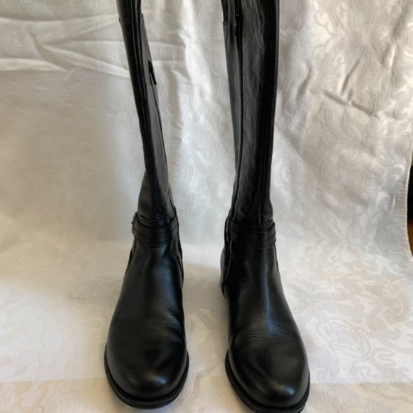 NEVER WORN! Naturalizer Black Leather Boots - Picture 2 of 6
